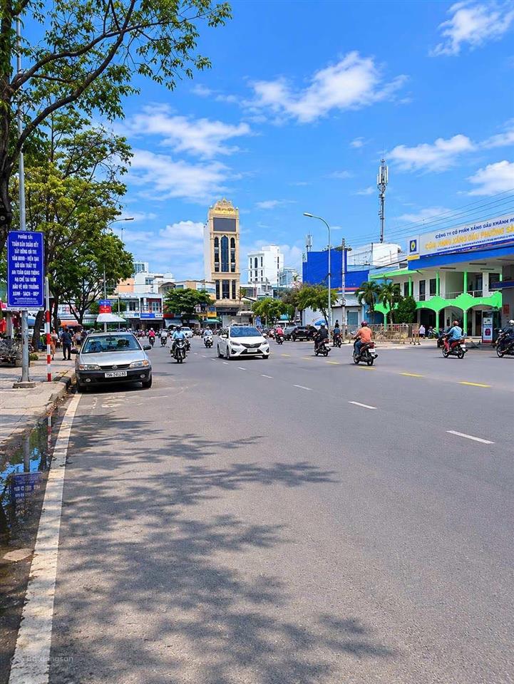 Bán nhà mặt tiền kinh doanh ngang 10m trục đường tố hữu giao thông thuận tiện