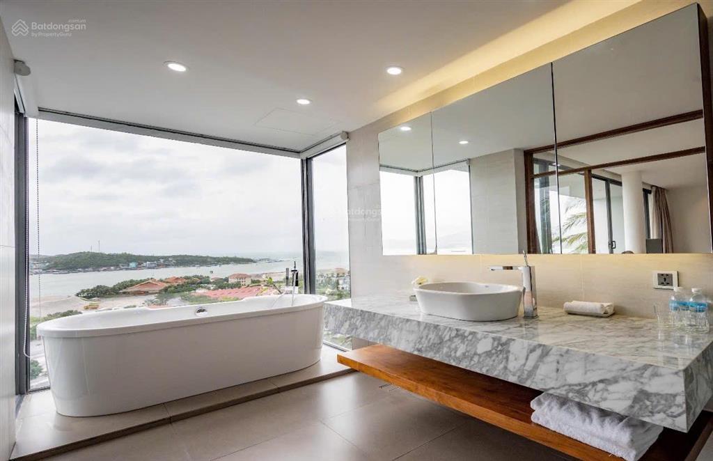 Chủ cần bán biệt thự view trực diện biển trần phú nha trang