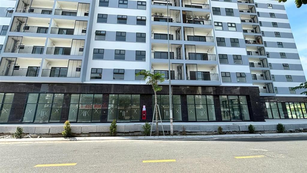 Bán nhanh shophouse 112 ngay góc lối đi vào cổng ccu phước long. dt 82m2 ngang 7,6m