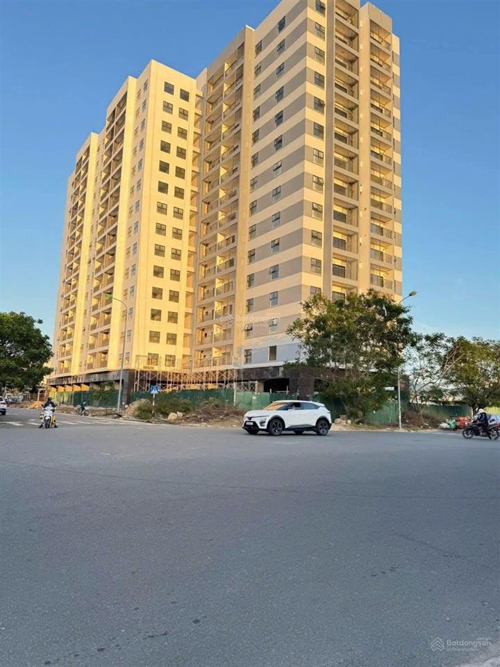 Hạ giá bán nhanh căn 2pn 2wc tầng cao ccu phước long mới bàn giao giá bán 2850 ( view pháo hoa)