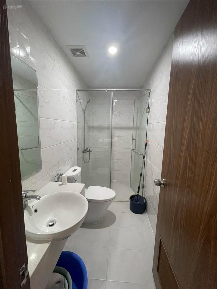 Bán nhanh căn góc 2pn 2vs full nội thất ban công đông nam tầng cao thoáng mát chỉ 3 tỷ