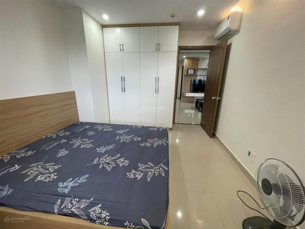 Bán nhanh căn góc 2pn 2vs full nội thất ban công đông nam tầng cao thoáng mát chỉ 3 tỷ