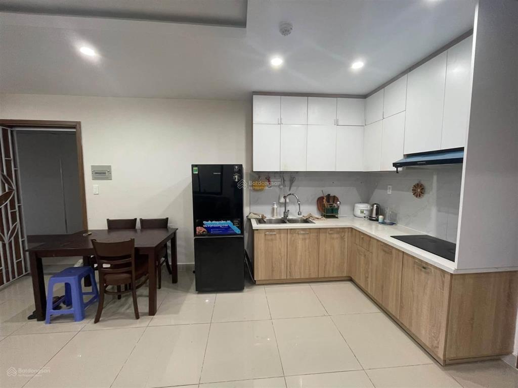 Bán nhanh căn góc 2pn 2vs full nội thất ban công đông nam tầng cao thoáng mát chỉ 3 tỷ