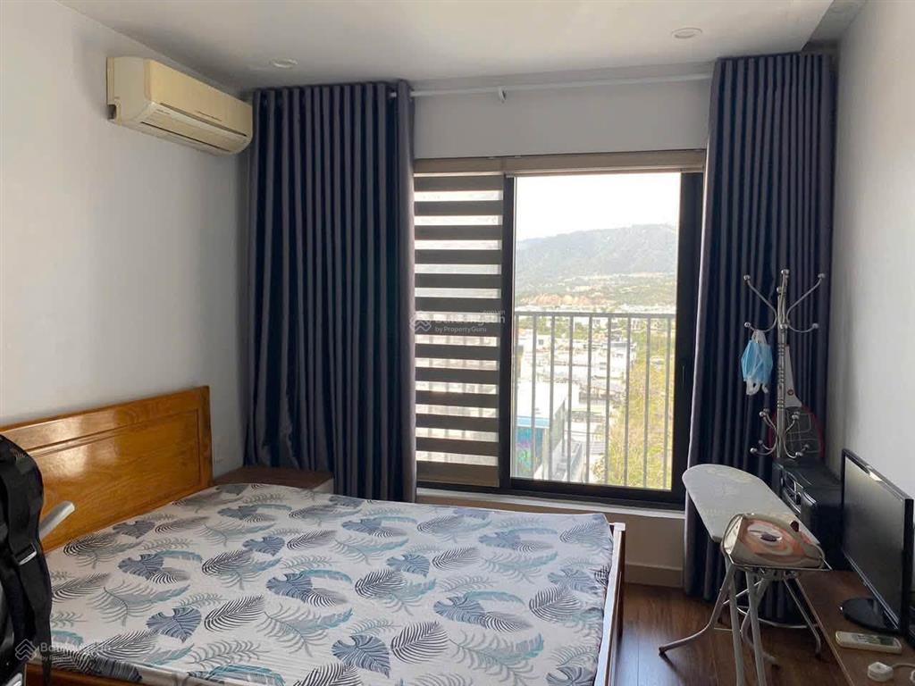 Hạ giá bán nhanh căn 2pn 2 vs diện tích 76m2 ban công view sông full nội thất
