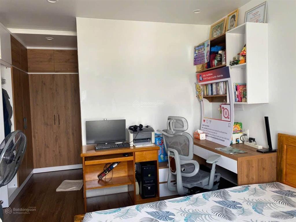 Hạ giá bán nhanh căn 2pn 2 vs diện tích 76m2 ban công view sông full nội thất