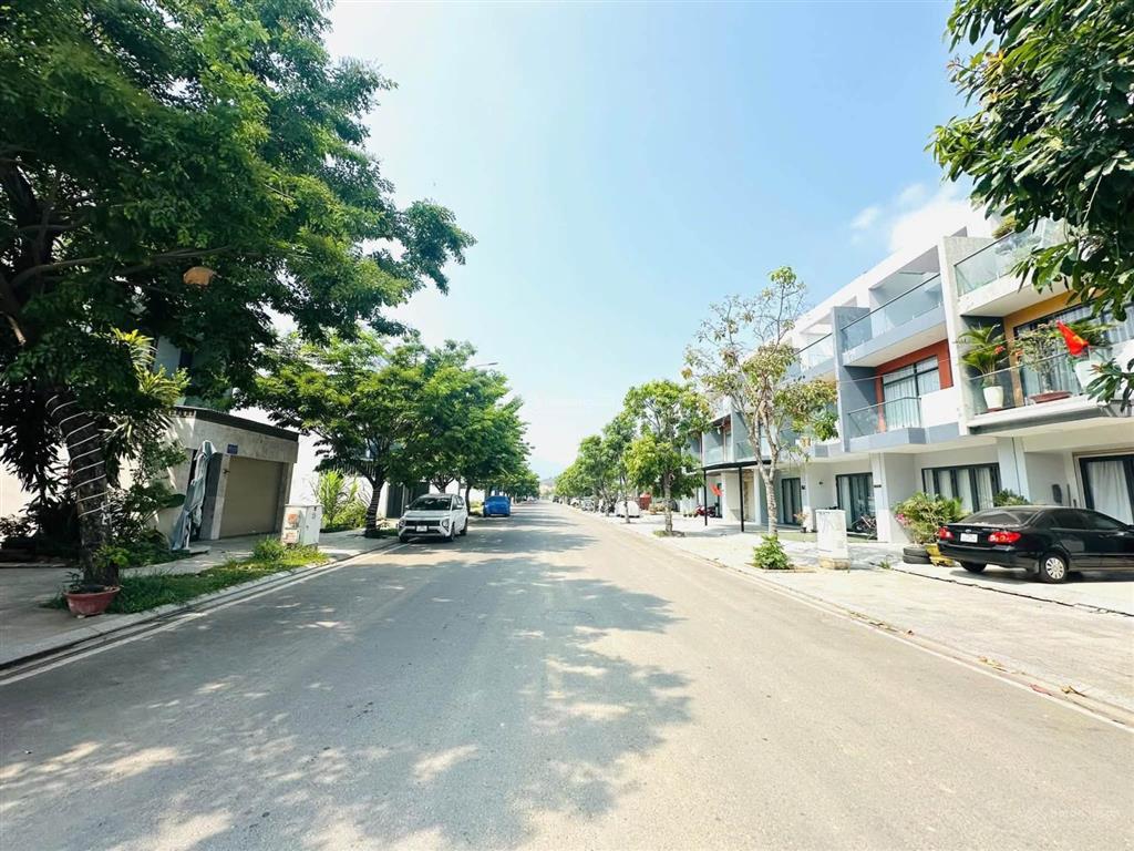 Lô sạch đẹp đường 18m ngay góc ngã tư gói 7 mỹ gia, đối diện dãy shophouse gói 8. bán gấp 5,1 tỷ