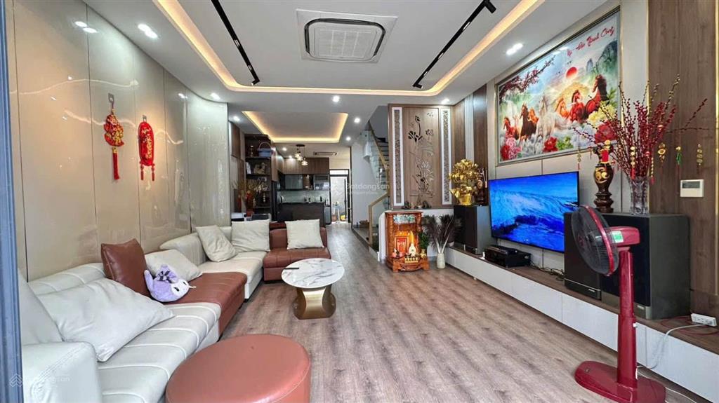 Bán nhanh nhà 3 tầng full nội thất mới hướng đông nam gần hồ bơi gói 8 mỹ gia chỉ 8 tỷ