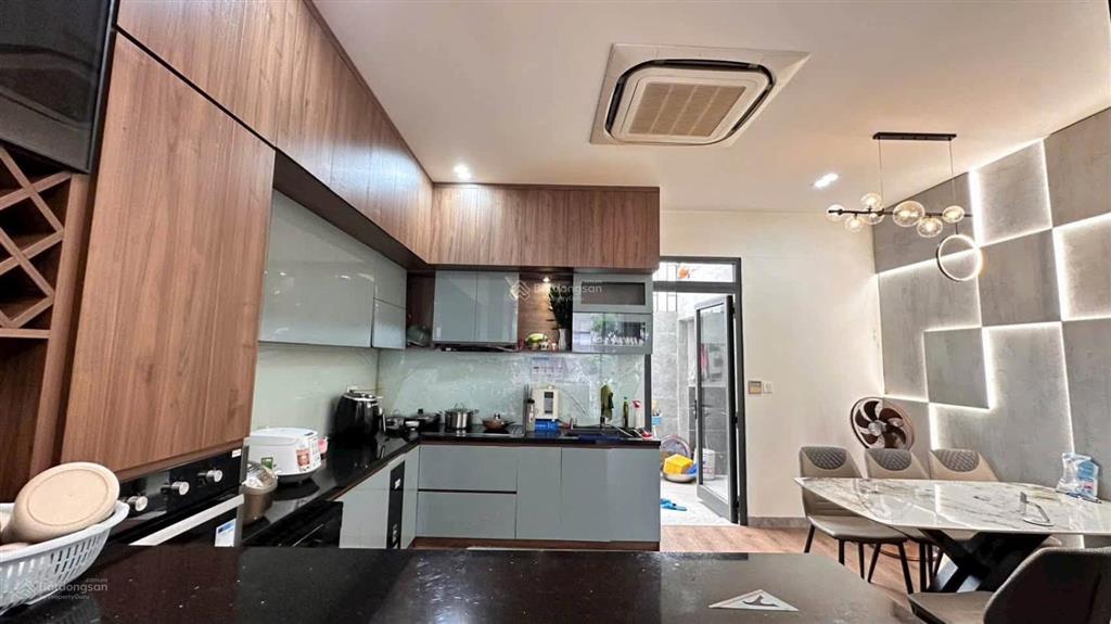 Bán nhanh nhà 3 tầng full nội thất mới hướng đông nam gần hồ bơi gói 8 mỹ gia chỉ 8 tỷ