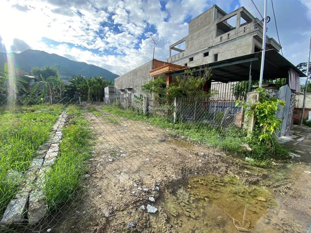 Bán lô đất lành nam nha trang, đường rộng 7m. cách đường phong châu 50m, khu dân cư đông đúc,