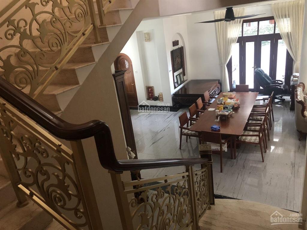 Bán gấp nhà phố hưng gia hưng phước phú mỹ hưng, nhà mới 4 lầu có thang máy, sổ hồng 111m2 giá 23tỷ