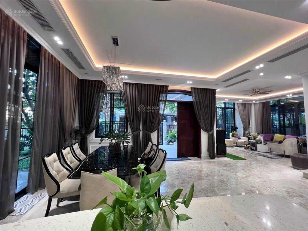 Bán đơn lập góc 2 mặt tiền đường lớn khu nam phú mỹ hưng, quận 7, sổ hồng 325m2 giá 105 tỷ