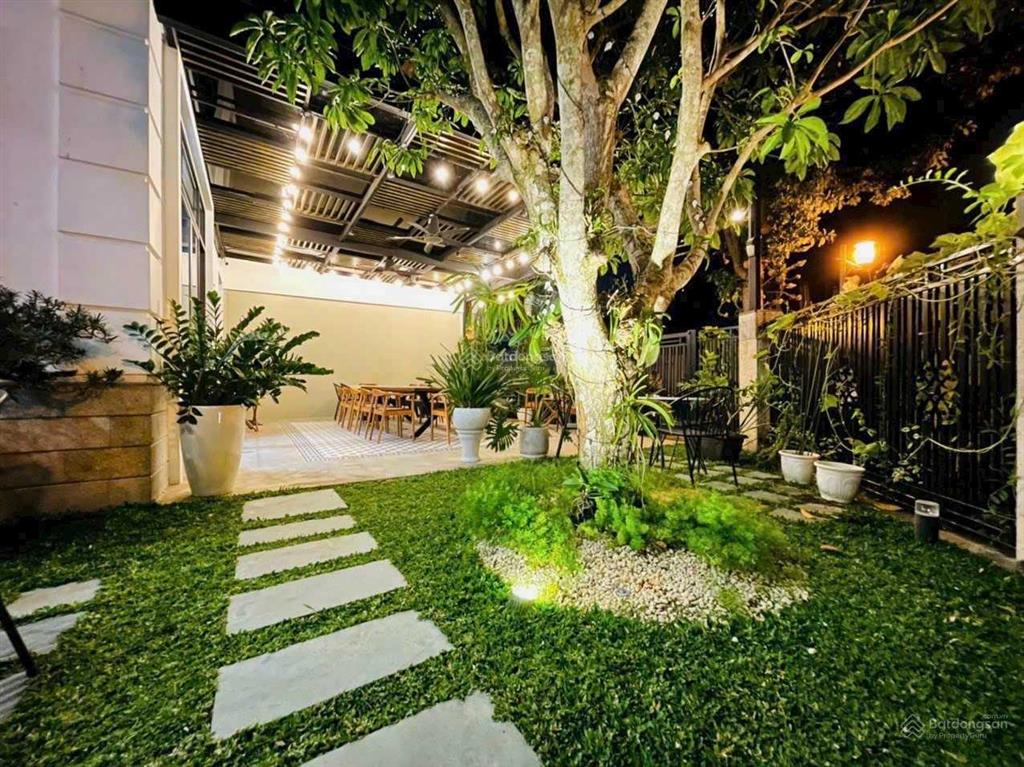 Bán đơn lập góc 2 mặt tiền đường lớn khu nam phú mỹ hưng, quận 7, sổ hồng 325m2 giá 105 tỷ