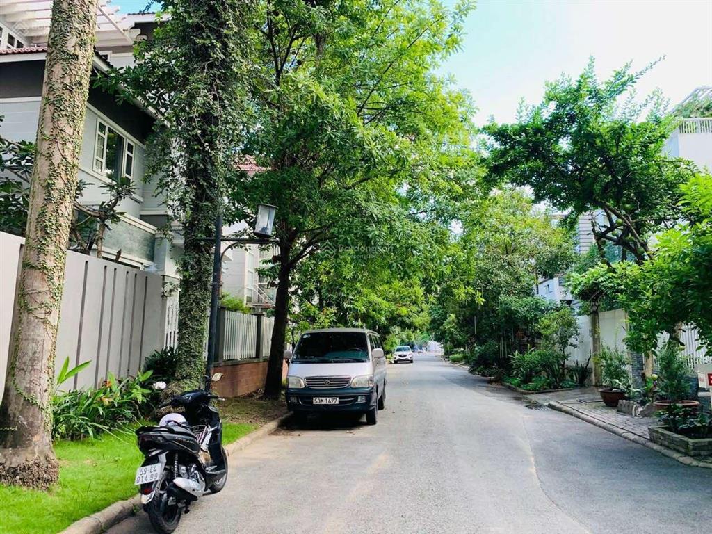 Biệt thự liên kế trung tâm phú mỹ hưng, diện tích 7x18m sổ hồng, bán giá 24,7 tỷ bao sang tên