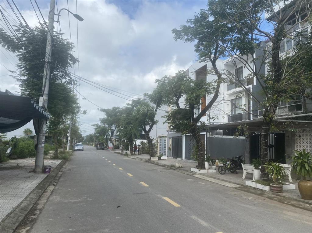 Cần bán 225m đất đường ngô huy diễn, hoà xuân vị trí đẹp xác ngã 4