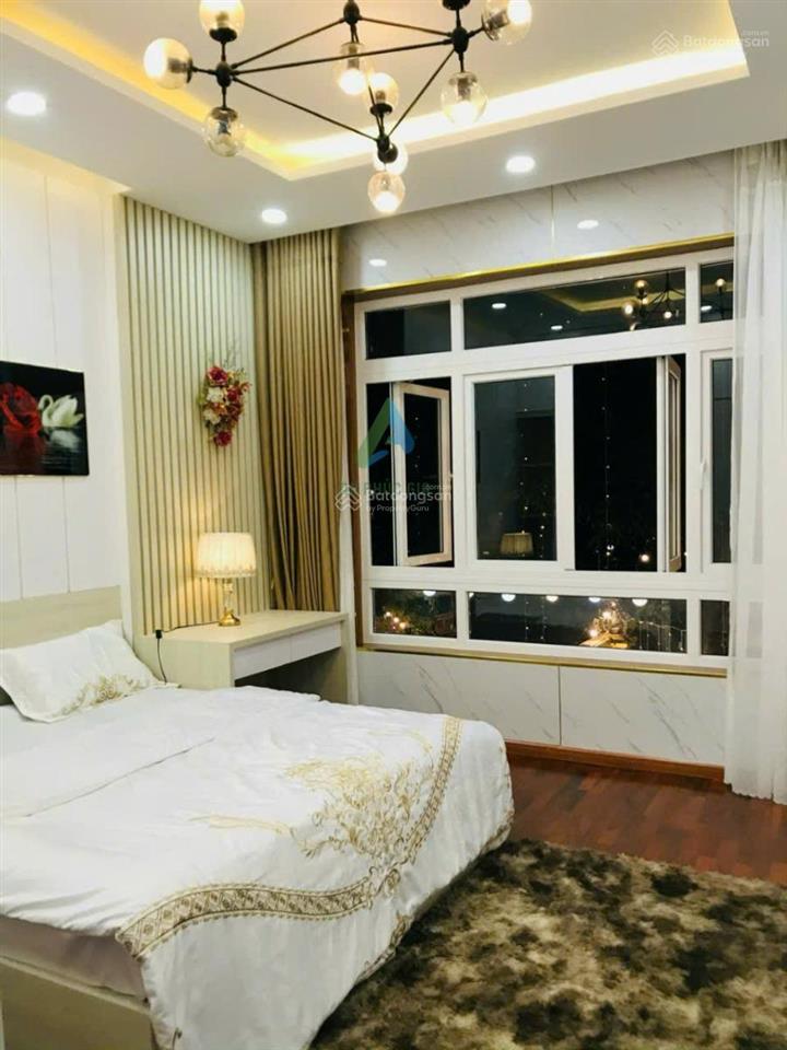 Cần bán nhà 4 tầng đường thăng long, p. hòa cường view sông trực diện