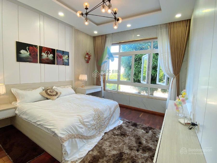 Cần bán nhà 4 tầng đường thăng long, p. hòa cường view sông trực diện