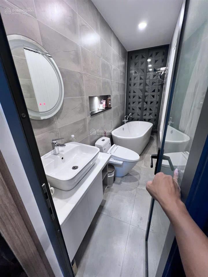 Cần bán nhà 4 tầng đường hồ trung lượng, hòa xuân full nội thất