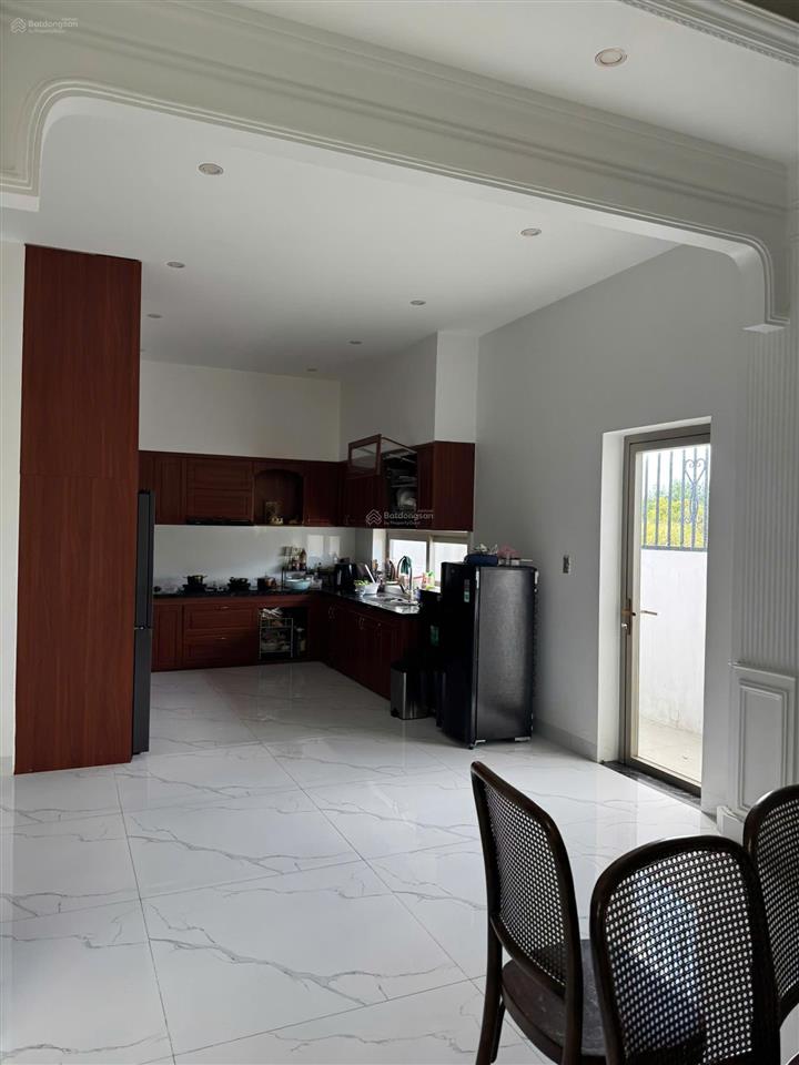 Cần bán biệt thự 3 tầng đường giáng hương 2, hòa xuân khu biệt thự euro village 2
