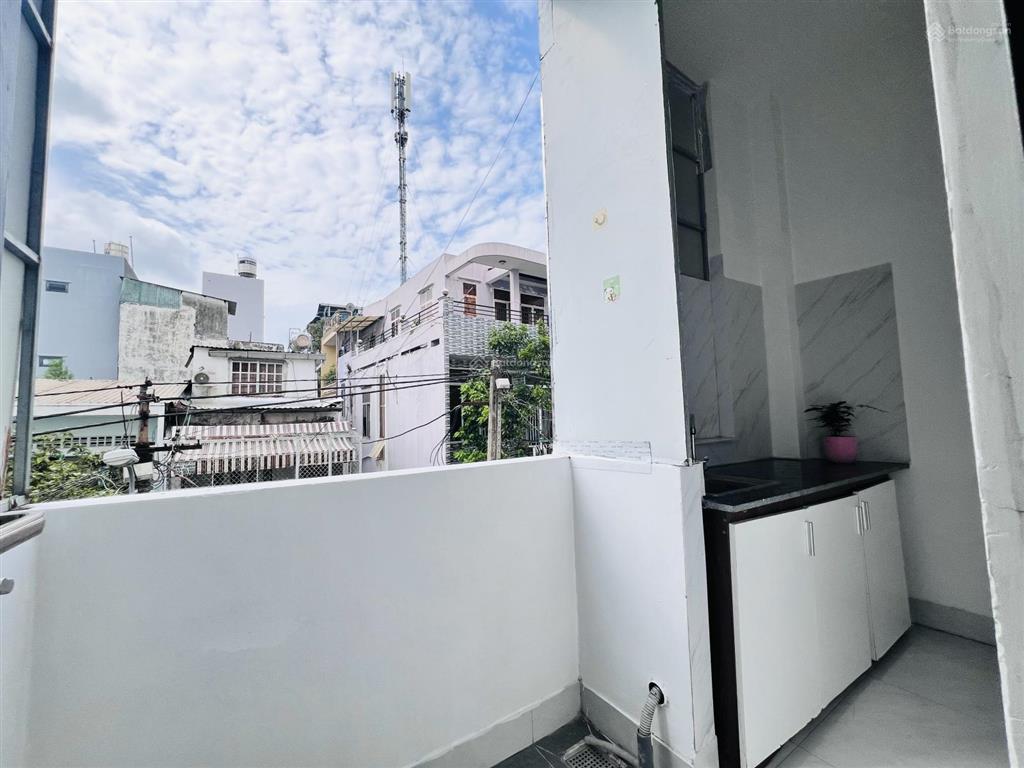 Cho thuê ch 30m2 có balcon full nội thất ở cmt8, q10. giá chỉ 6.3tr/tháng