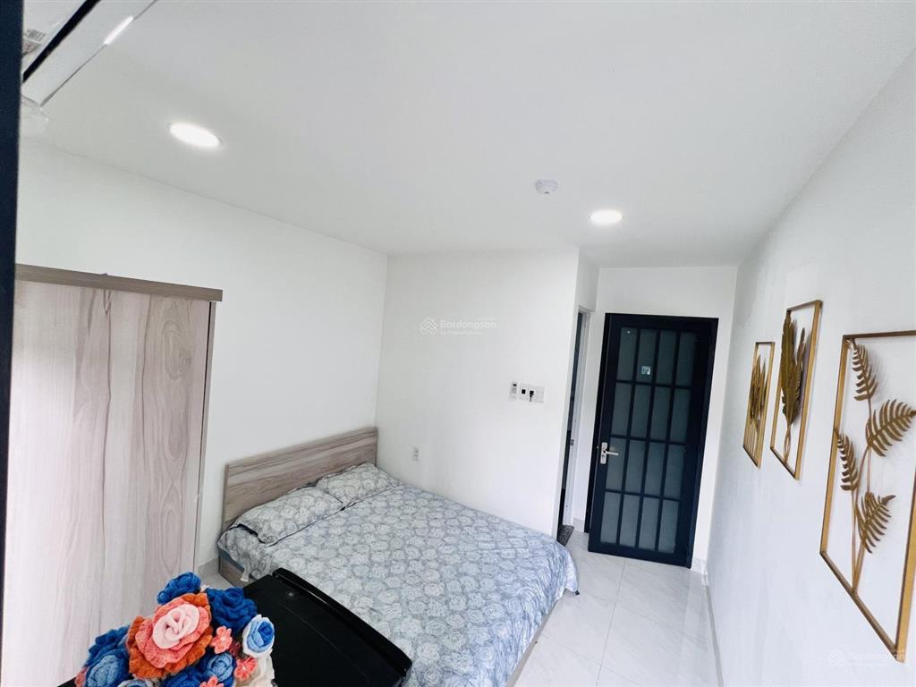 Cho thuê ch 30m2 có balcon full nội thất ở cmt8, q10. giá chỉ 6.3tr/tháng
