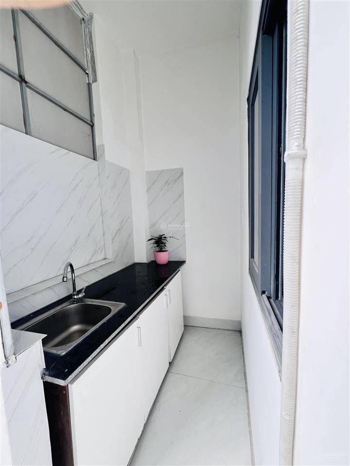 Cho thuê ch 30m2 có balcon full nội thất ở cmt8, q10. giá chỉ 6.3tr/tháng
