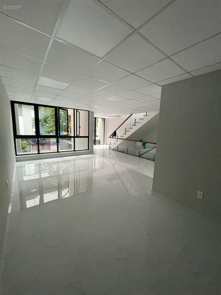 Toà nhà mặt tiền nb lý thường kiệt q.10, dt 12x17m, kc 6 tầng, giá 70 tỷ