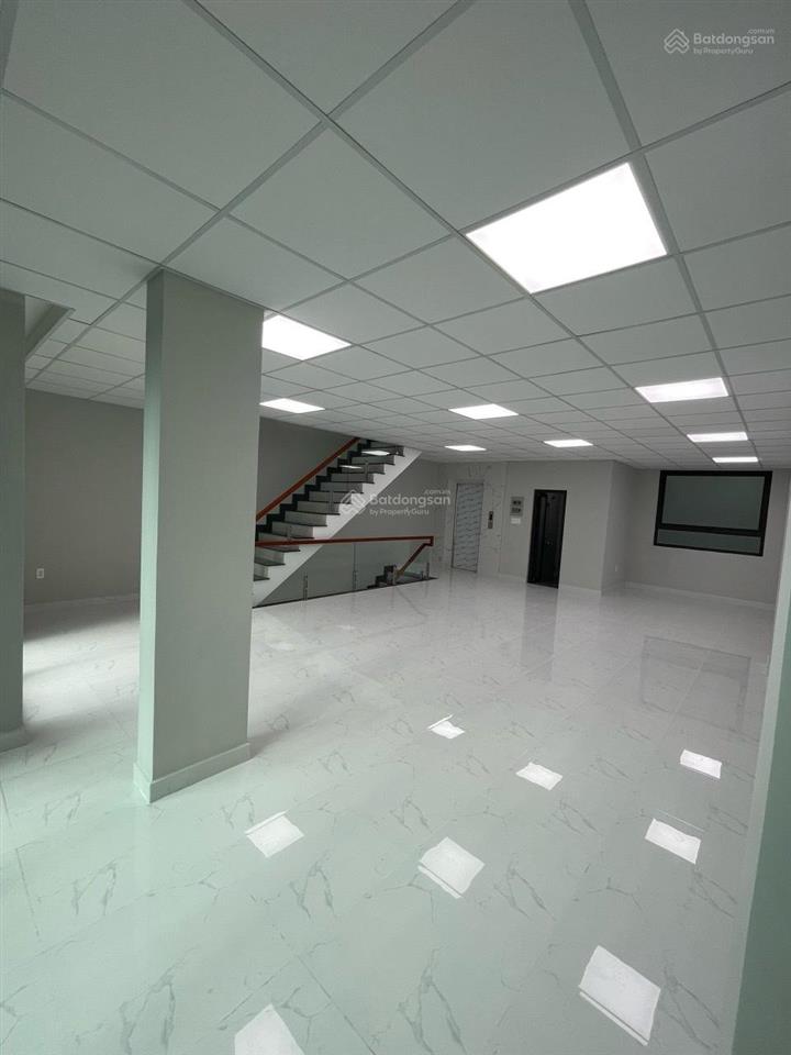 Bán tòa nhà văn phòng cao cấp mặt tiền tô hiến thành q. 10, dt 7x20m, hầm trệt 7 lầu giá 70 tỷ