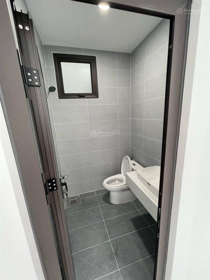 Bán tòa nhà văn phòng cao cấp mặt tiền tô hiến thành q. 10, dt 7x20m, hầm trệt 7 lầu giá 70 tỷ