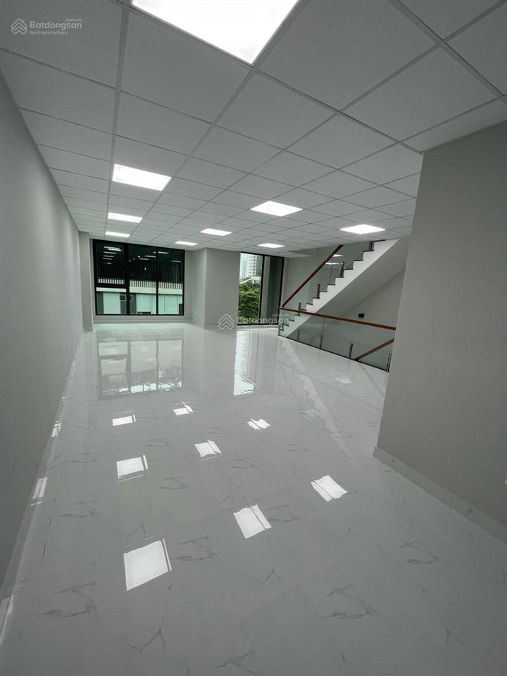 Bán tòa nhà văn phòng cao cấp mặt tiền tô hiến thành q. 10, dt 7x20m, hầm trệt 7 lầu giá 70 tỷ