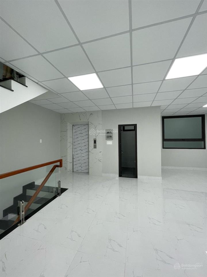 Bán tòa nhà văn phòng cao cấp mặt tiền tô hiến thành q. 10, dt 7x20m, hầm trệt 7 lầu giá 70 tỷ