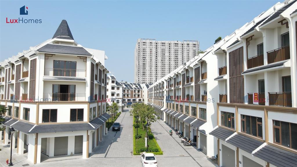 Chính chủ bán gấp căn lk45 gần ngay mặt đường vđ3.5 đối diện 12 toà chung cư và văn phòng