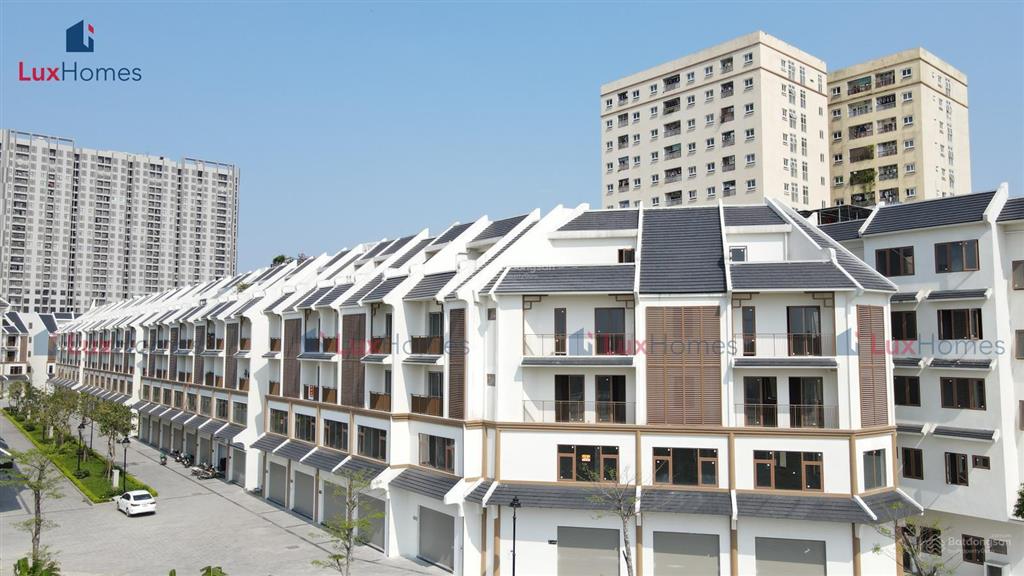 Chính chủ bán gấp căn lk45 gần ngay mặt đường vđ3.5 đối diện 12 toà chung cư và văn phòng