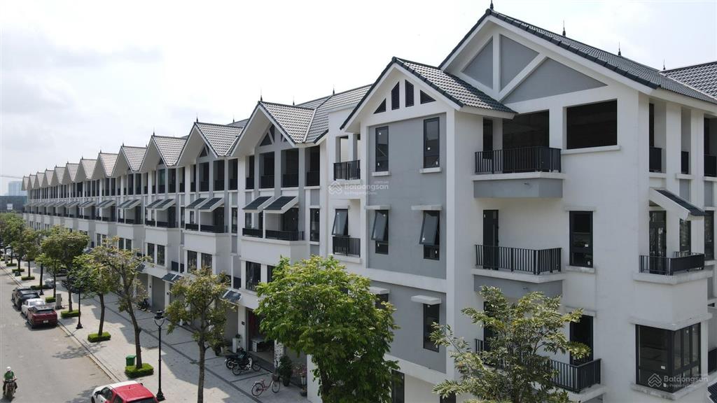 Chính chủ cần tiền gửi bán gấp  cắt lỗ căn liền kề 100m2, trục đường 30m dự án hinode royal park