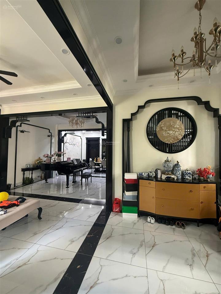 Biệt thự l7. 200m | 01 hầm + 3 tầng | sau nhà là hồ & công viên | 46 tỷ
