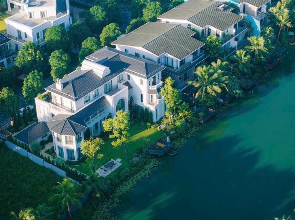 Suất ngoại giao biệt thự khoáng nóng onsen villa 2 mặt tiền sông, trực tiếp cđt eco park