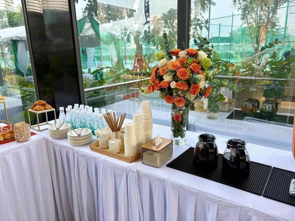 Bán gấp shophouse lahome trục thương mại 60m, giá chỉ 6.1 tỷ