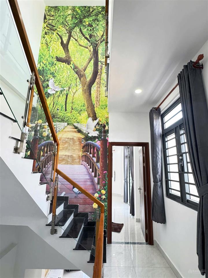 Nhà góc 2mt mới đẹp ngay mã lò, lê văn quới