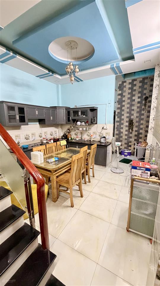Nhà đẹp 68.5m2  4x17m hxh 6m thông 3 tầng kiên cố, kinh doanh đỉnh  full thổ cư