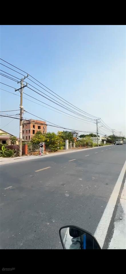 Hiếm mặt tiền thanh niên 600m2 đất, 300m2 thổ cư, ngang 10m dài 60m, sát tỉnh lộ 10