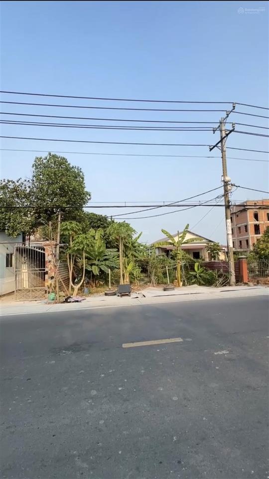 Hiếm mặt tiền thanh niên 600m2 đất, 300m2 thổ cư, ngang 10m dài 60m, sát tỉnh lộ 10
