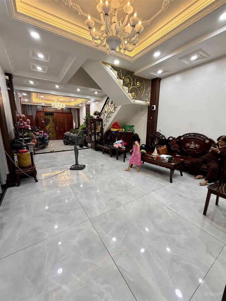 Tuyệt phẩm nhà phố xây bằng cả tâm huyết kiên cố & thẩm mỹ cao ngay chợ thới hòa