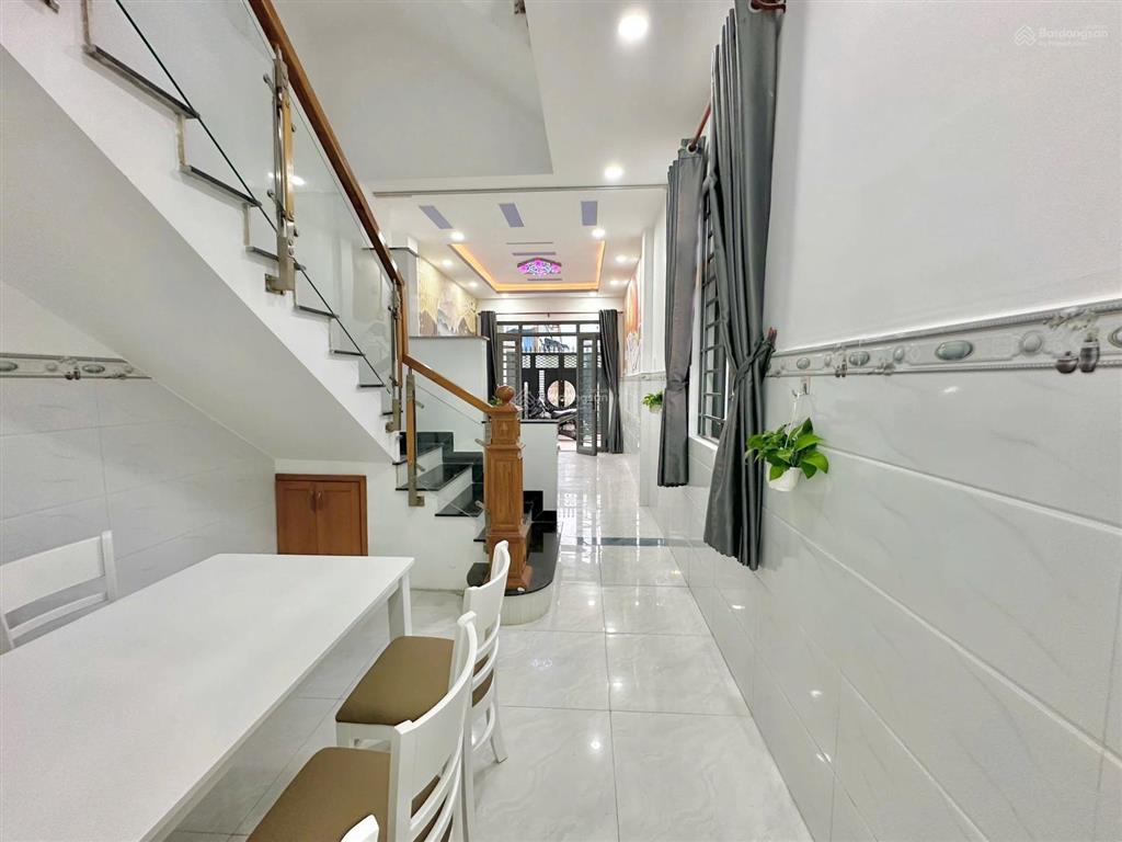 Nhà góc 2mt mới đẹp ngay mã lò, lê văn quới