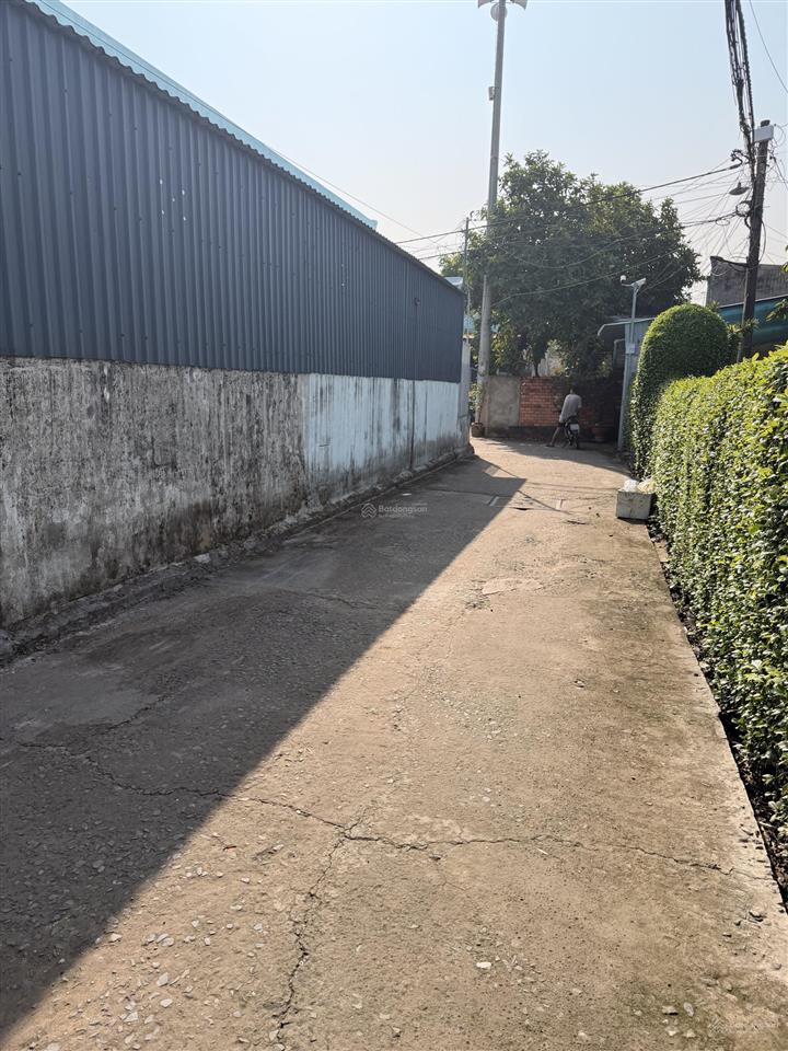 Đất ở đô thị 108m2 gần vinhomes hóc môn 2 mặt tiền hẻm ngang 5.35m nở hậu 8m giá tốt đầu tư