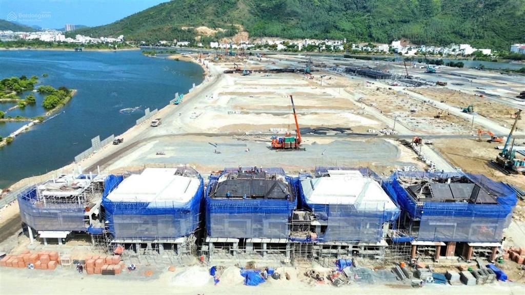 Căn nhà phố 2 mặt thoáng, trục đường lớn kdt charmora city  sun nha trang. 164m2 3 tầng chỉ 21ty1