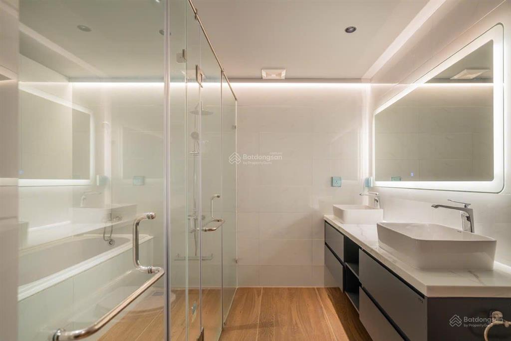 Cho thuê căn góc silver house  sunwah pearl  125m2, nhà mới 100% đẹp, cao cấp. giá 60tr/tháng