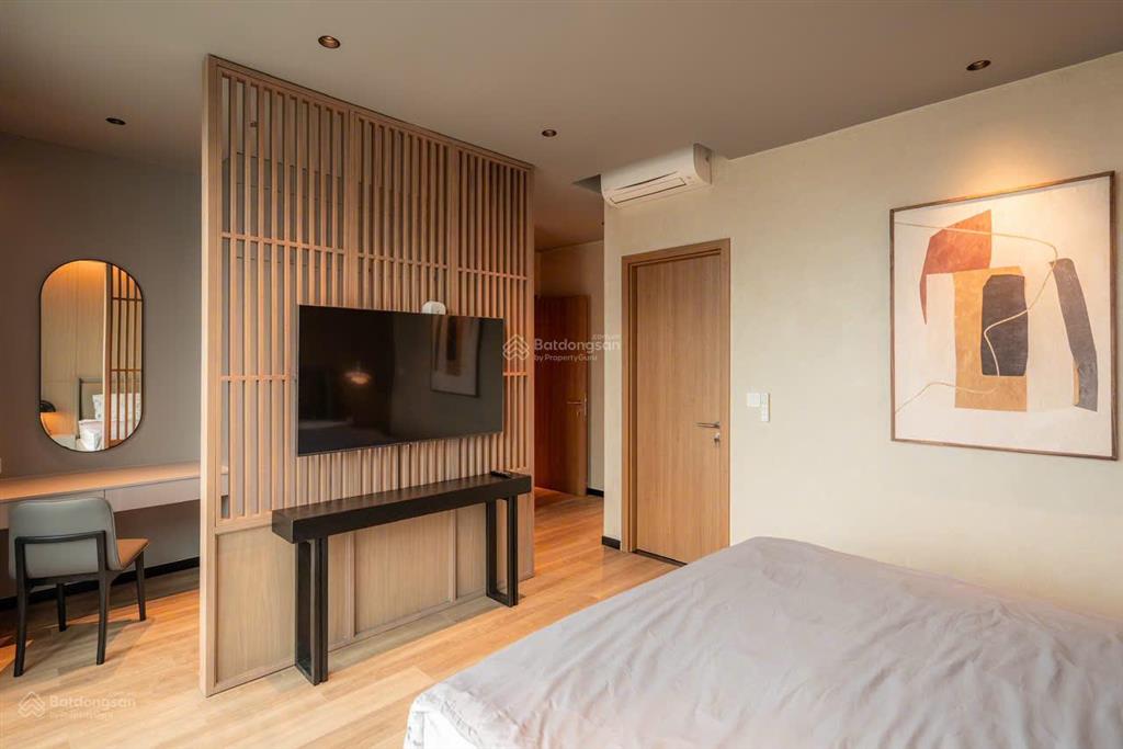 Cho thuê căn góc silver house  sunwah pearl  125m2, nhà mới 100% đẹp, cao cấp. giá 60tr/tháng
