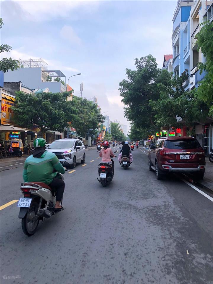 Bán nhà mtkd độc lập 4 x 19m đúc 3 tấm giá 11,5 tỷ thương lượng