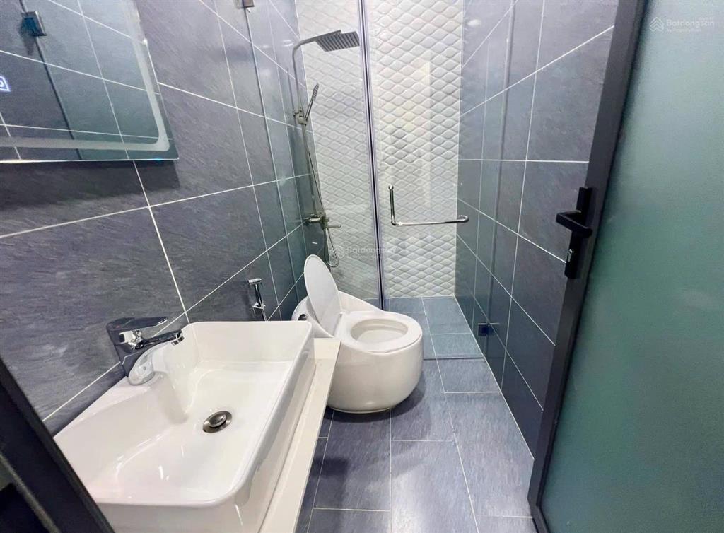 Bán nhà chính chủ, nhà mới 1 trệt, 2 lầu + sân thượng, 3pn tại kdc cát tường phú sinh