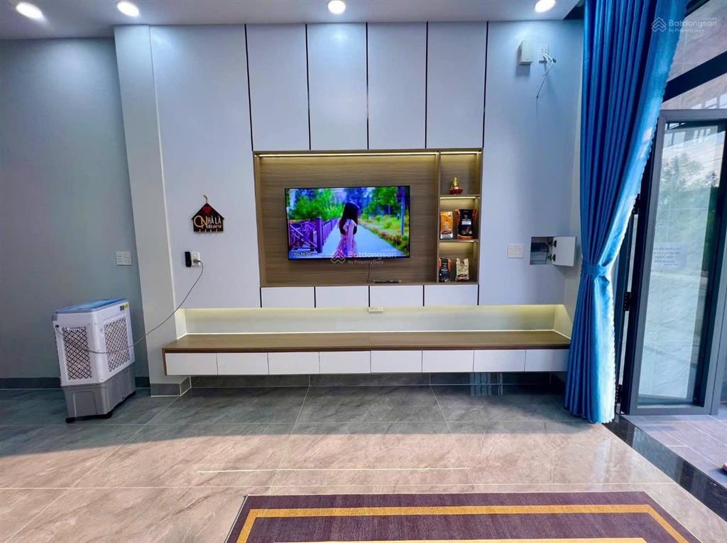 Bán nhà chính chủ, nhà mới 1 trệt, 2 lầu + sân thượng, 3pn tại kdc cát tường phú sinh