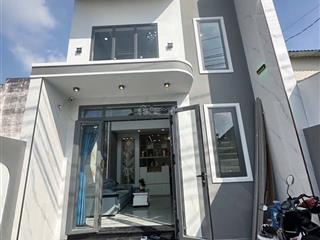 Bán nhà mới xây full nội thất sát kdc phú nguyên, nhà 3 phòng ngủ, sổ hồng riêng